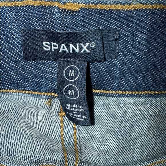 SPANX EveryWear Pull-On Flare Jeans – Size Medium – Authentic Blue - Picture 2 of 8